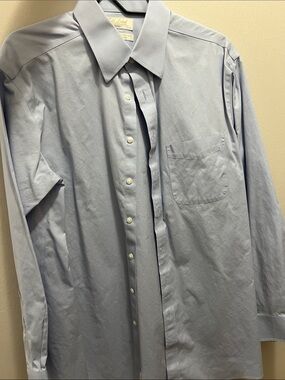 Classic Light Blue Men's Dress Shirt with Chest Pocket